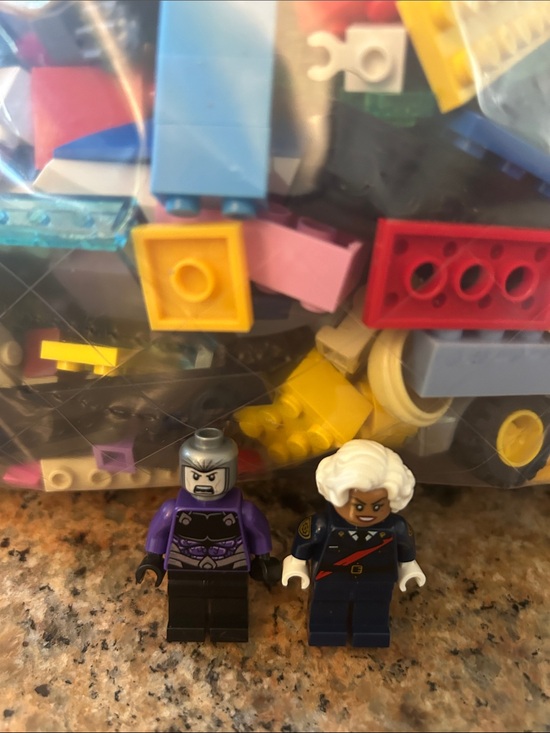 Lego Other - 2lbs. Lego misc. pieces with two mini figures, Lot D